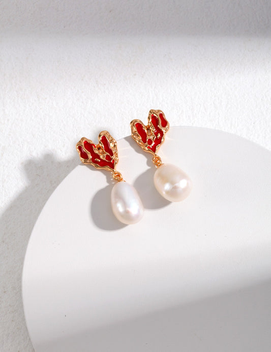 Pearl Earrings: Classic meets Fashion - Discover the sparkling world of Dancing Jewelry!